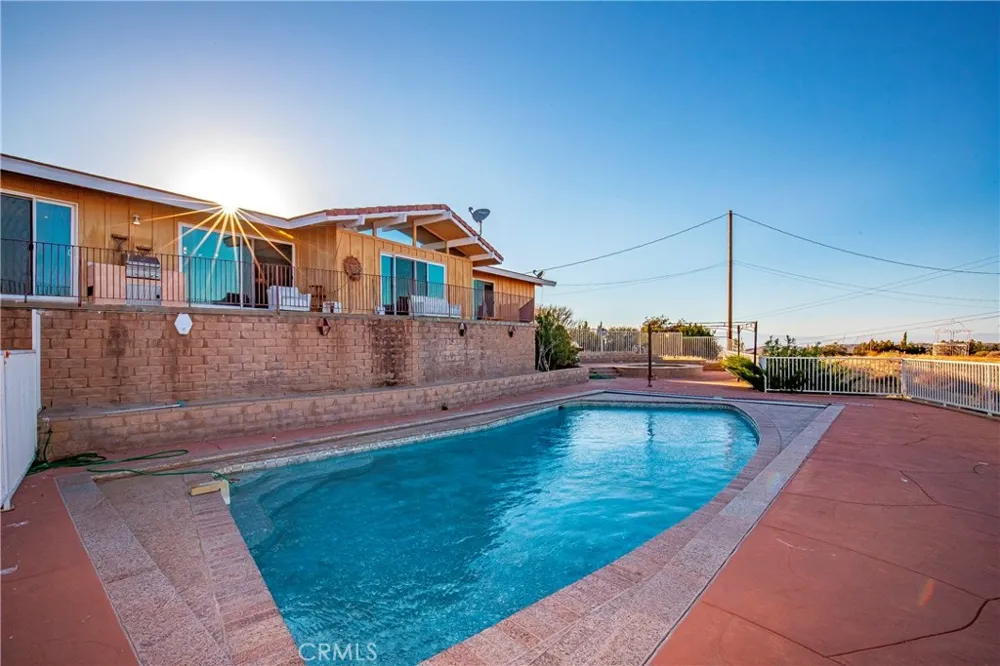 1032 W Avenue S14 Palmdale, CA 93551