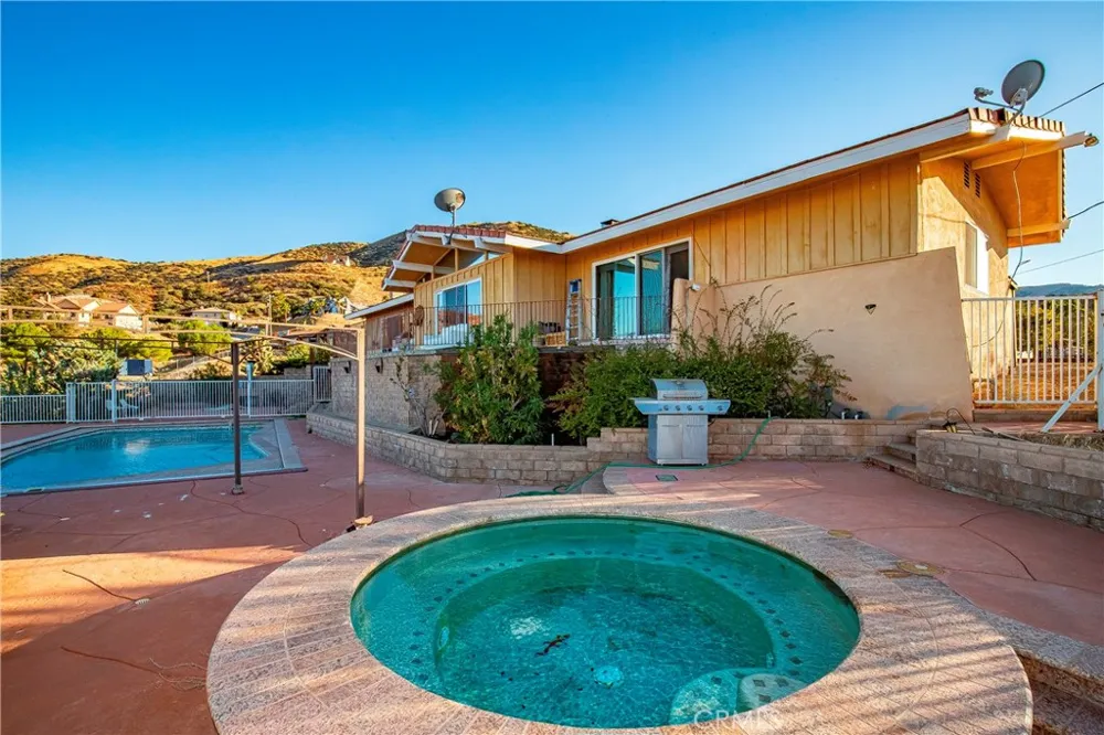 1032 W Avenue S14 Palmdale, CA 93551
