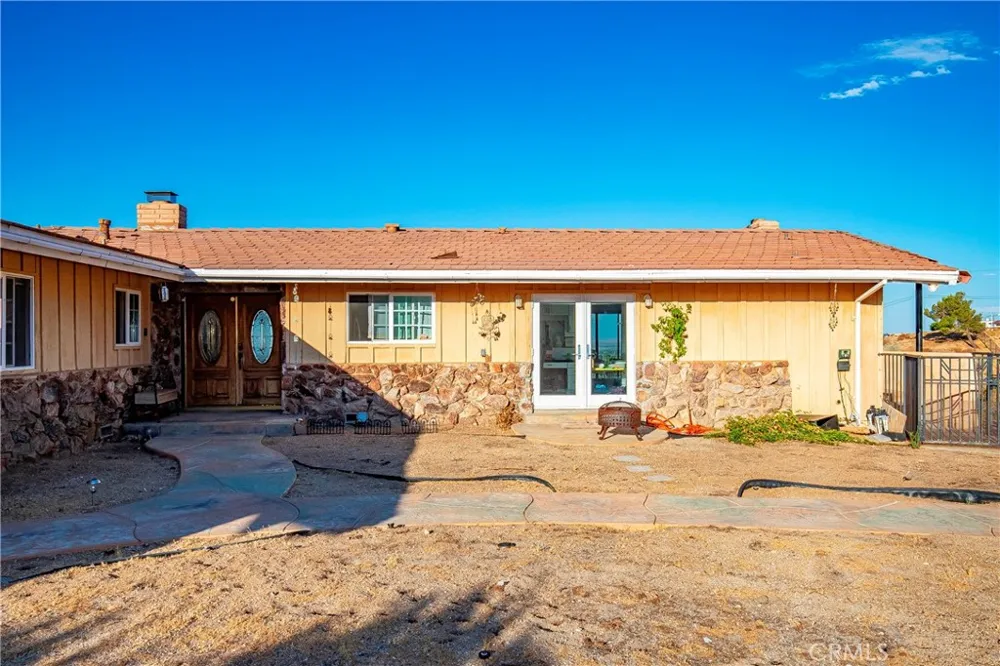 1032 W Avenue S14 Palmdale, CA 93551