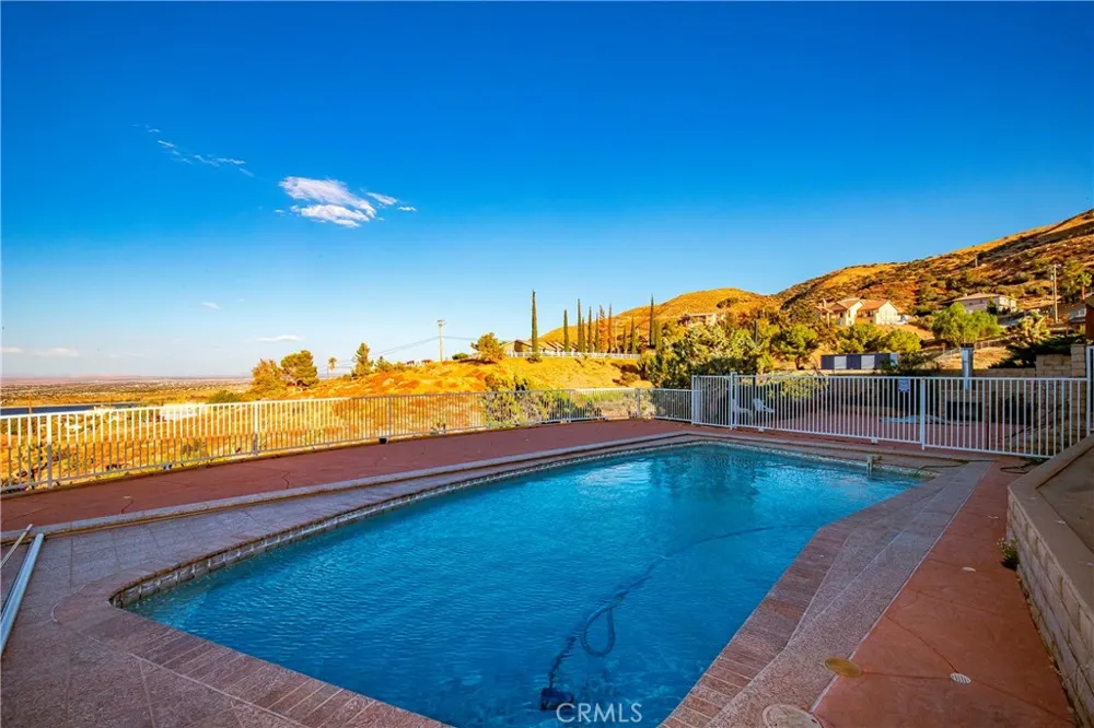 1032 W Avenue S14 Palmdale, CA 93551