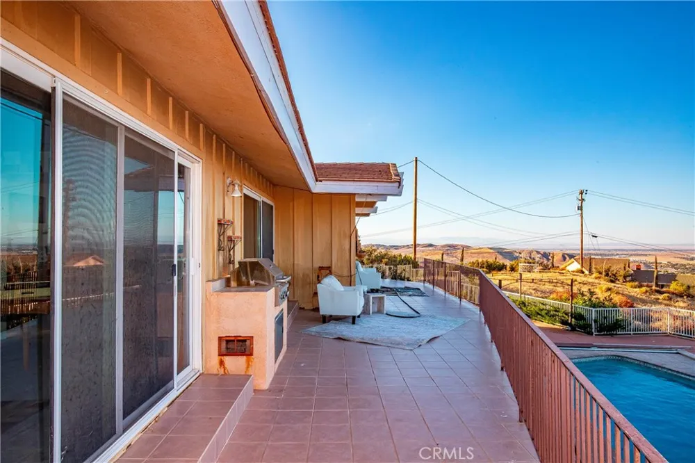 1032 W Avenue S14 Palmdale, CA 93551