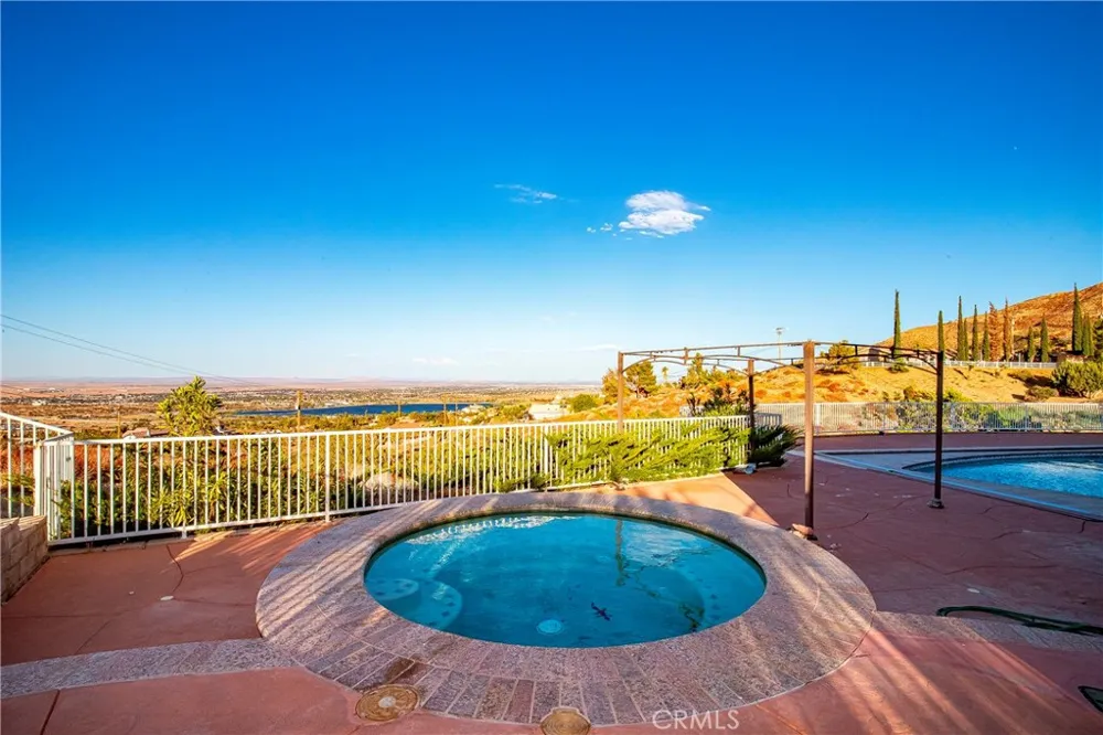 1032 W Avenue S14 Palmdale, CA 93551