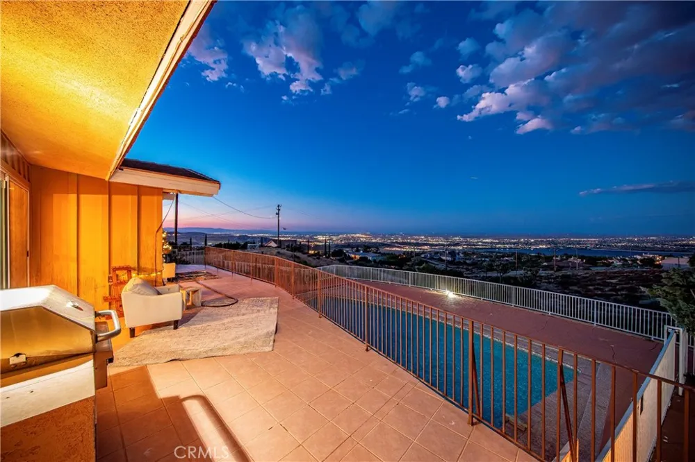 1032 W Avenue S14 Palmdale, CA 93551