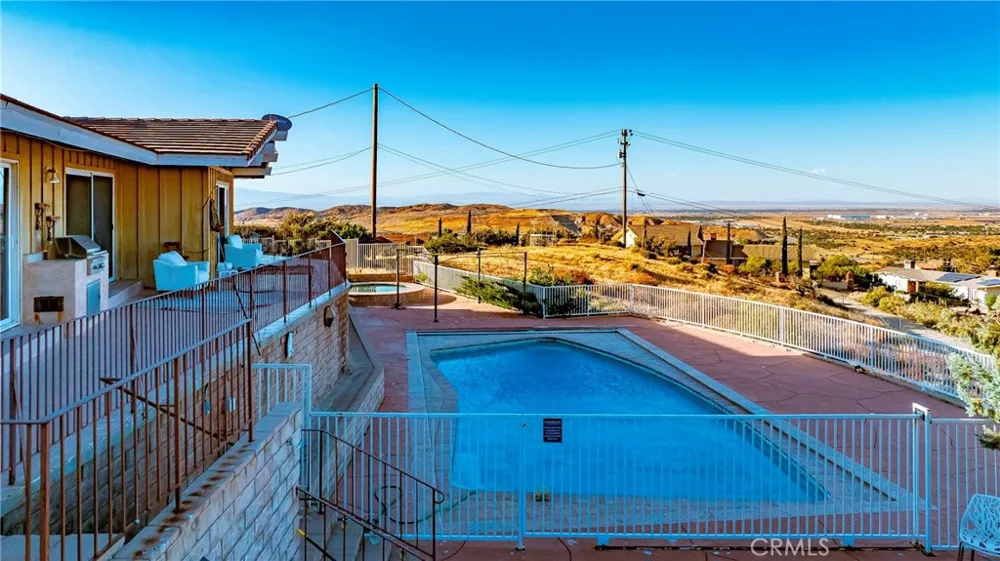 1032 W Avenue S14 Palmdale, CA 93551