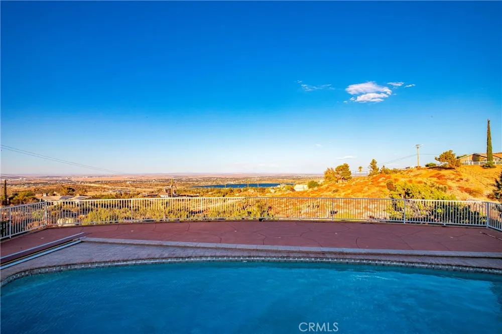 1032 W Avenue S14 Palmdale, CA 93551