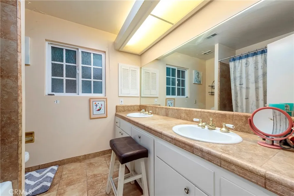 1032 W Avenue S14 Palmdale, CA 93551