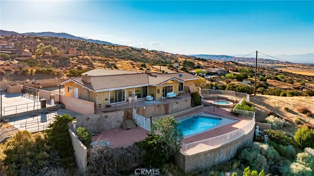 1032 W Avenue S14 Palmdale, CA 93551