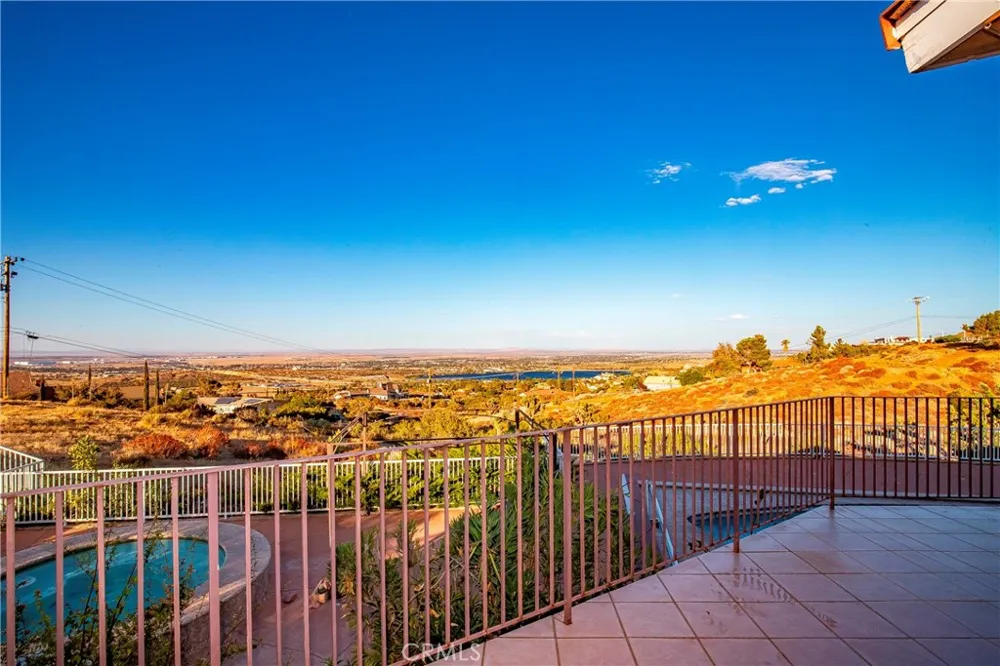 1032 W Avenue S14 Palmdale, CA 93551
