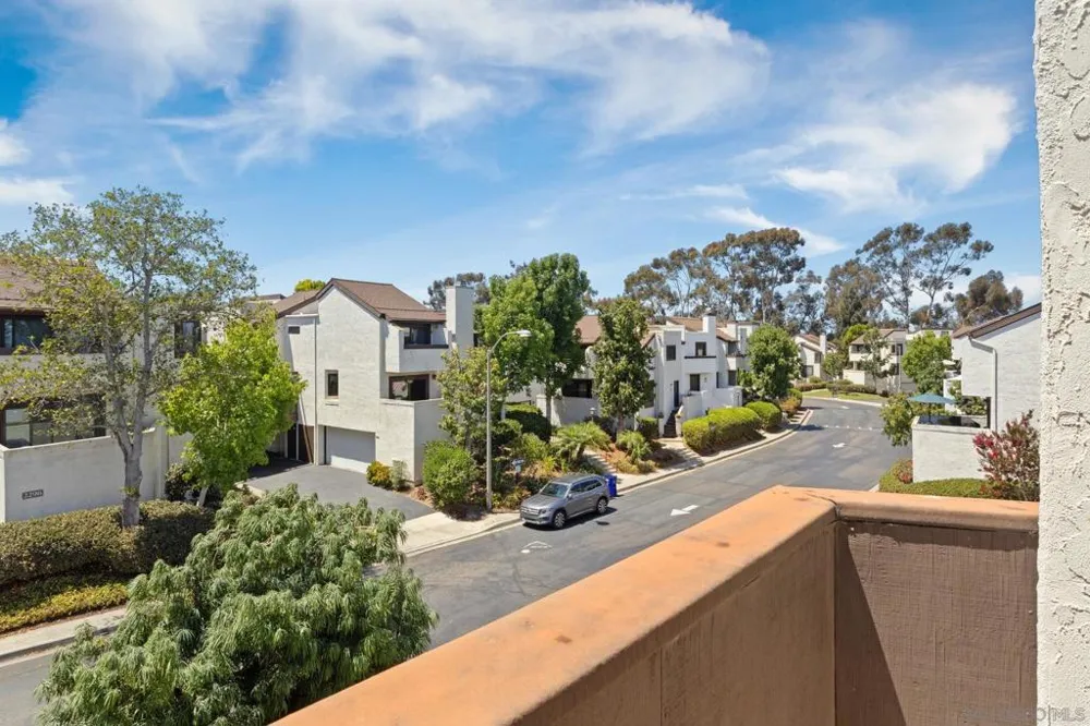 2287 Caminito Pasada #101 San Diego, CA 92107