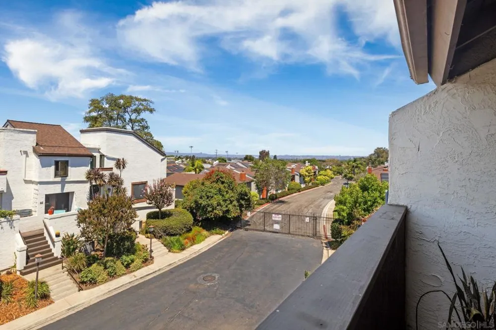 2287 Caminito Pasada #101 San Diego, CA 92107