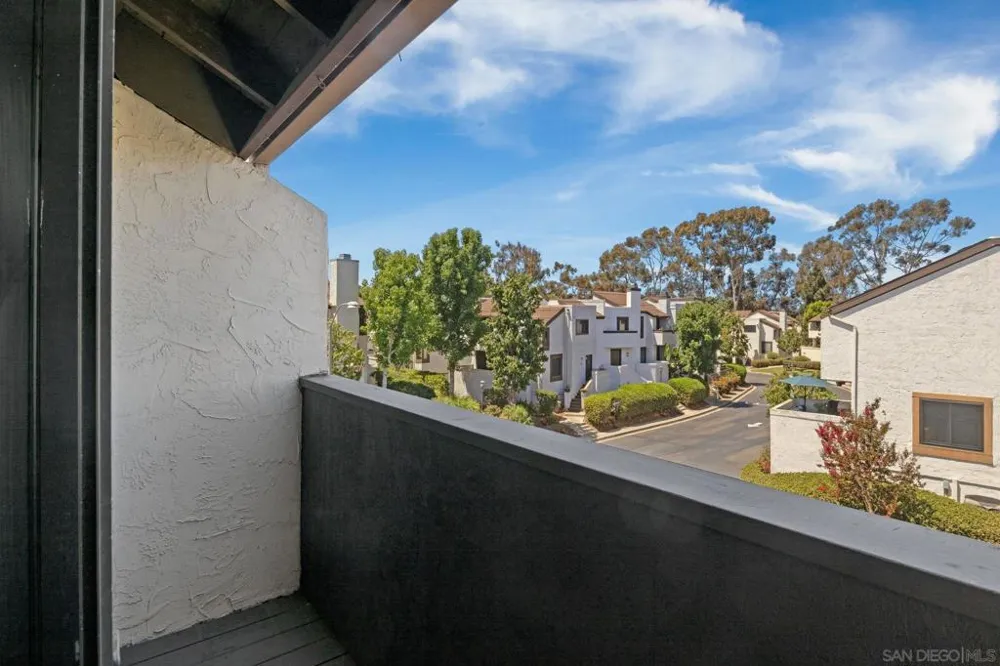 2287 Caminito Pasada #101 San Diego, CA 92107