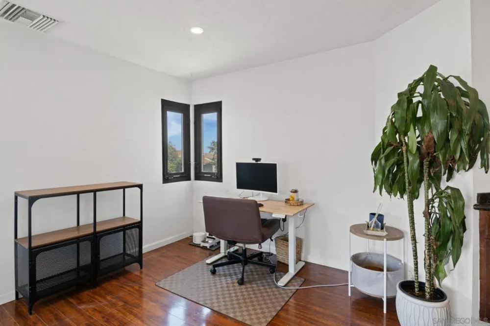 2287 Caminito Pasada #101 San Diego, CA 92107