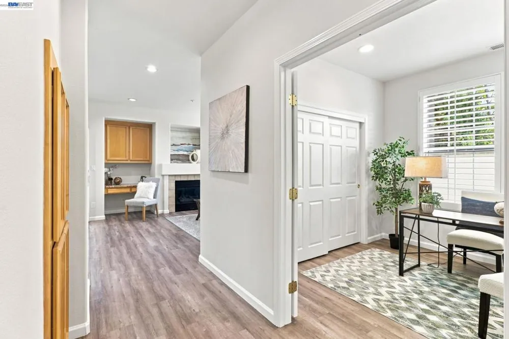 30898 Cambridge Way Union City, CA 94587