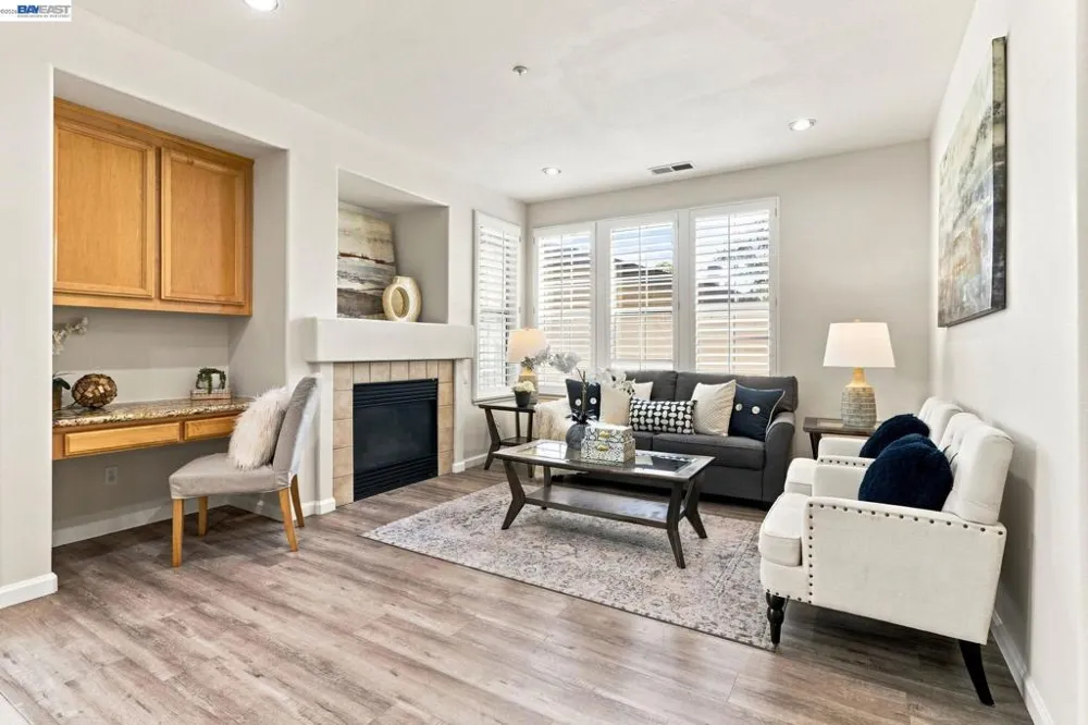 30898 Cambridge Way Union City, CA 94587