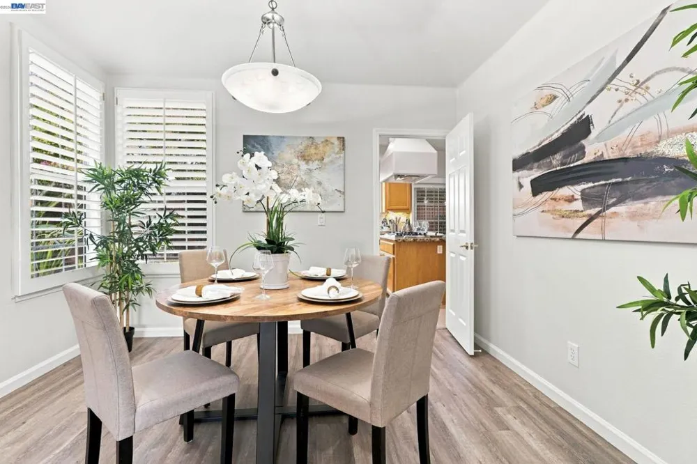 30898 Cambridge Way Union City, CA 94587