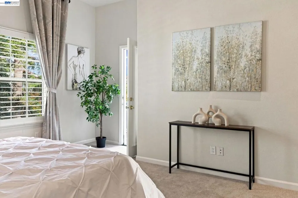 30898 Cambridge Way Union City, CA 94587