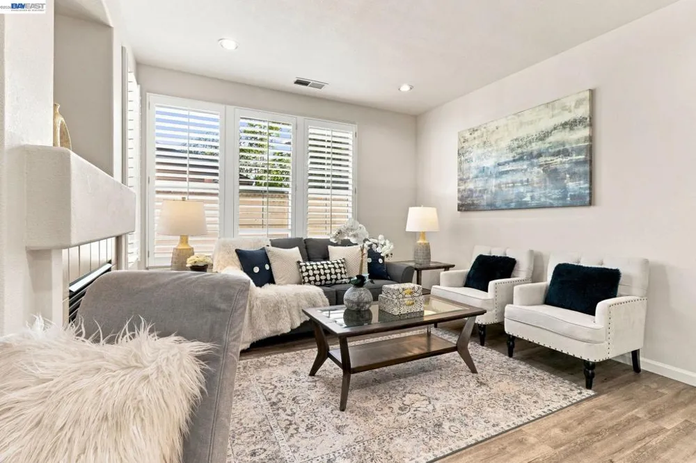 30898 Cambridge Way Union City, CA 94587