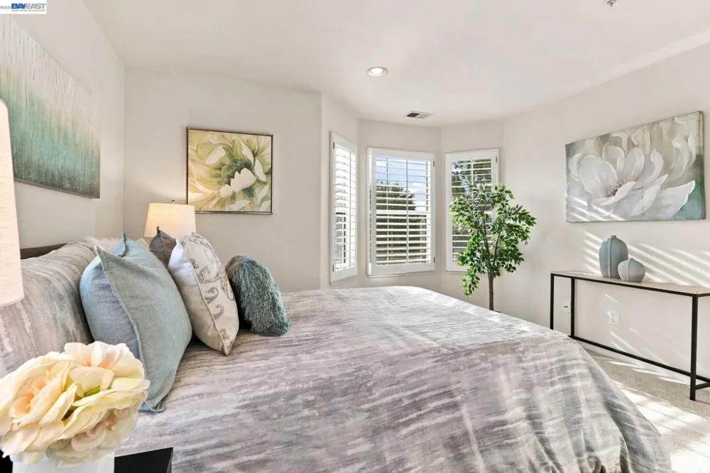 30898 Cambridge Way Union City, CA 94587