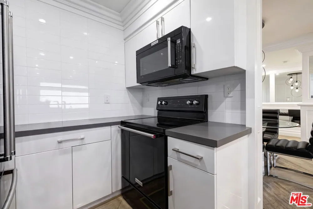 1155 La Cienega Boulevard #1110 West Hollywood, CA 90069