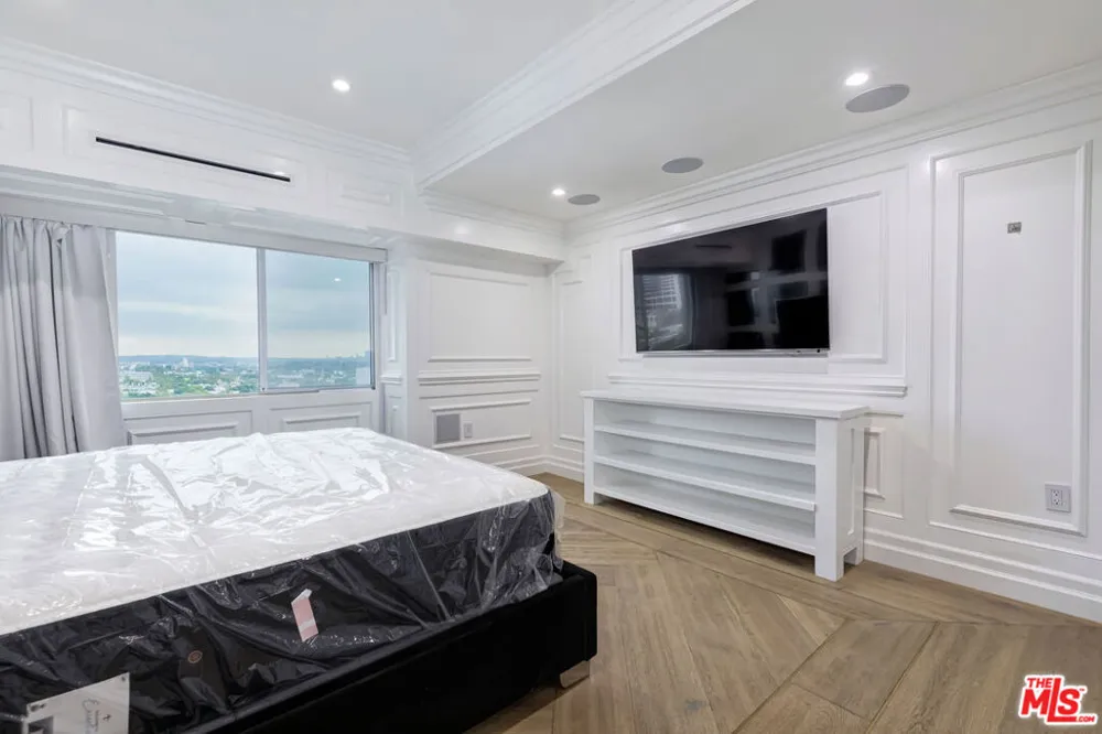 1155 La Cienega Boulevard #1110 West Hollywood, CA 90069