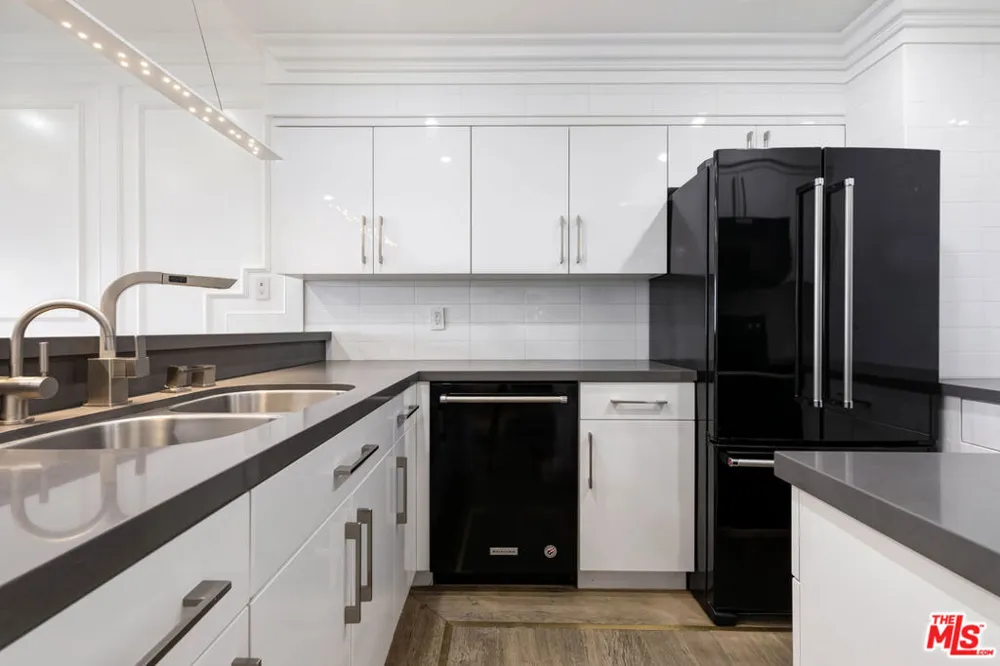 1155 La Cienega Boulevard #1110 West Hollywood, CA 90069