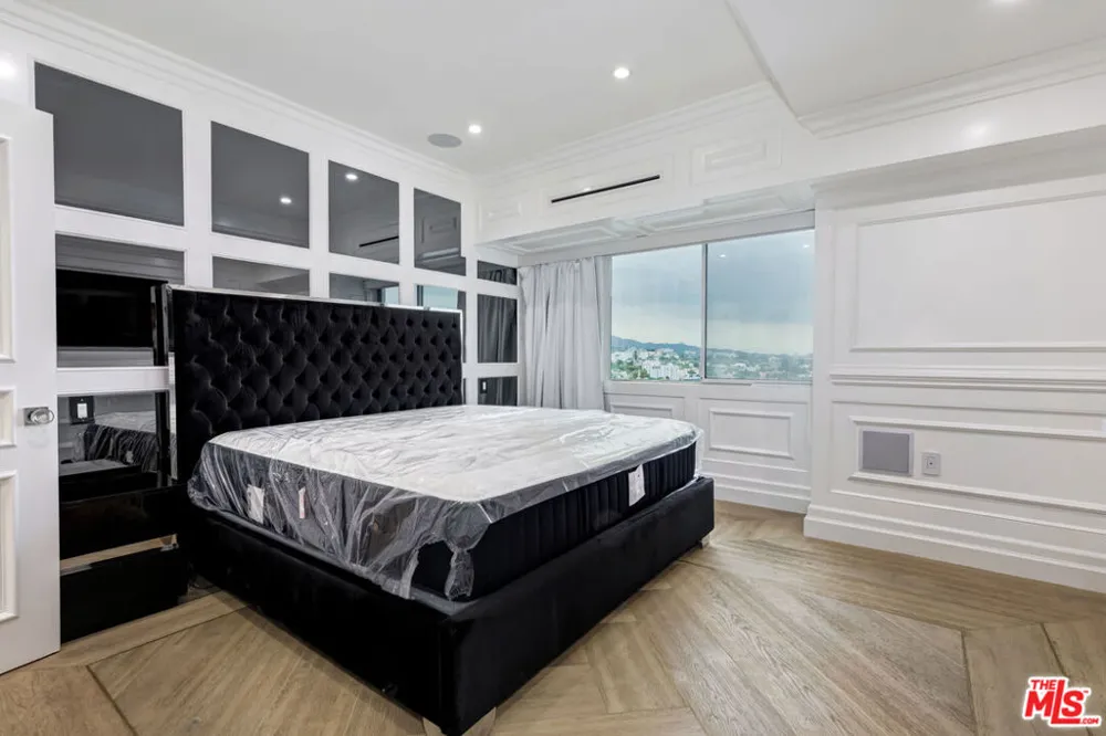 1155 La Cienega Boulevard #1110 West Hollywood, CA 90069