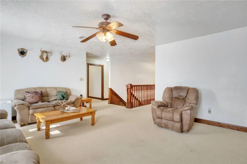 26 Woodland Hills Dr Drive Huntsville, TX 77320