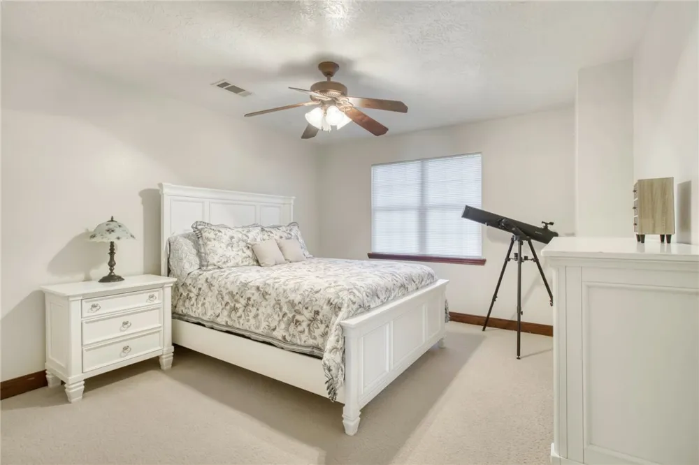 26 Woodland Hills Dr Drive Huntsville, TX 77320
