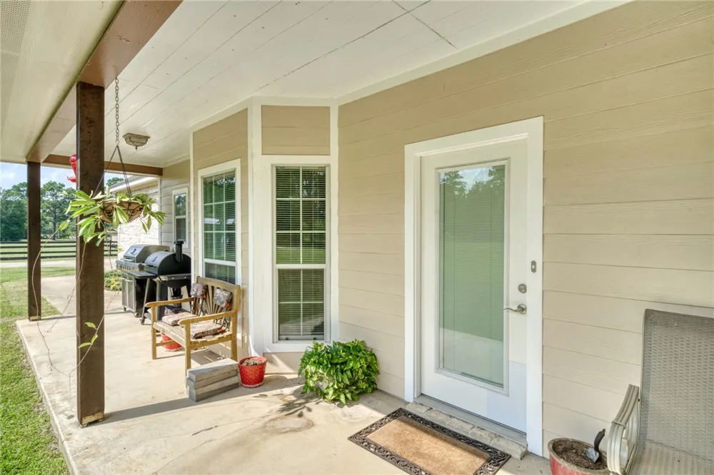 26 Woodland Hills Dr Drive Huntsville, TX 77320