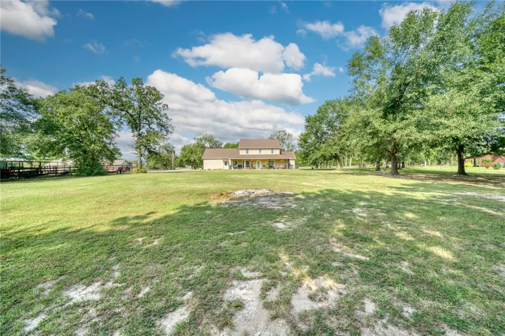 26 Woodland Hills Dr Drive Huntsville, TX 77320