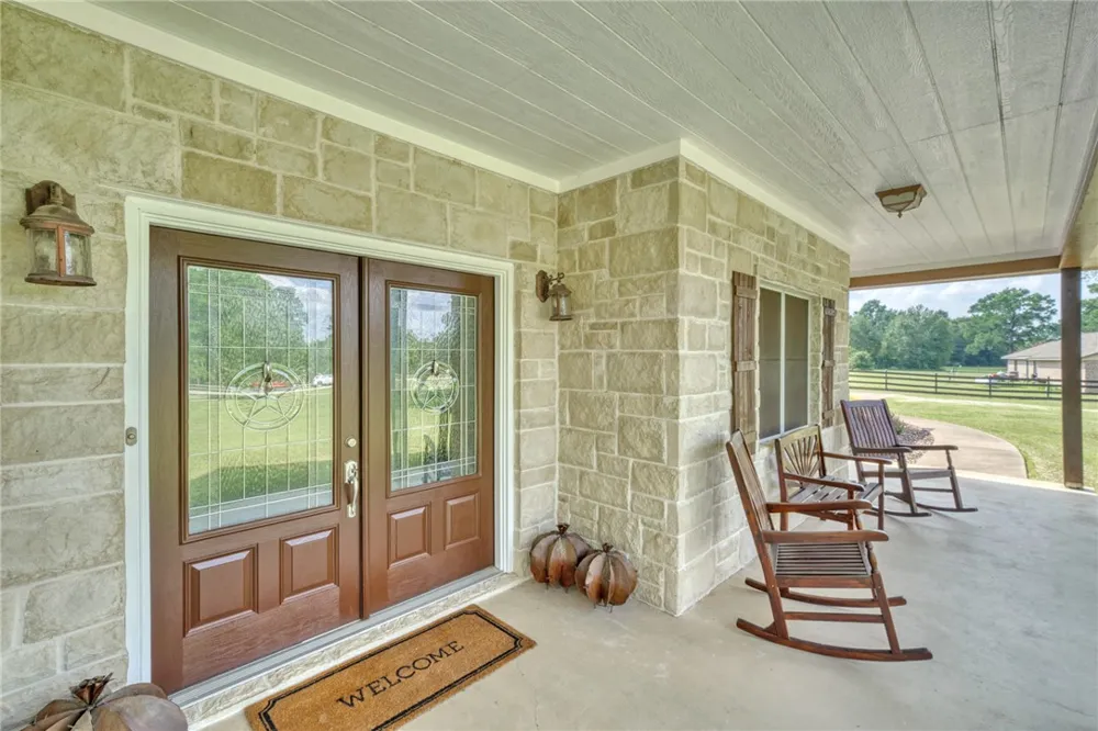 26 Woodland Hills Dr Drive Huntsville, TX 77320