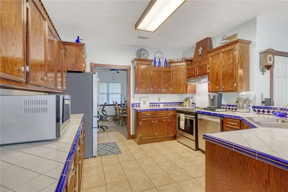 26 Woodland Hills Dr Drive Huntsville, TX 77320