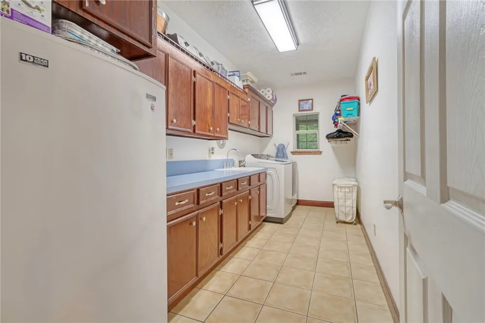 26 Woodland Hills Dr Drive Huntsville, TX 77320
