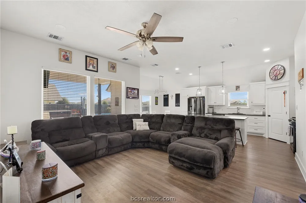 149 Windmill Road Snook, TX 77879