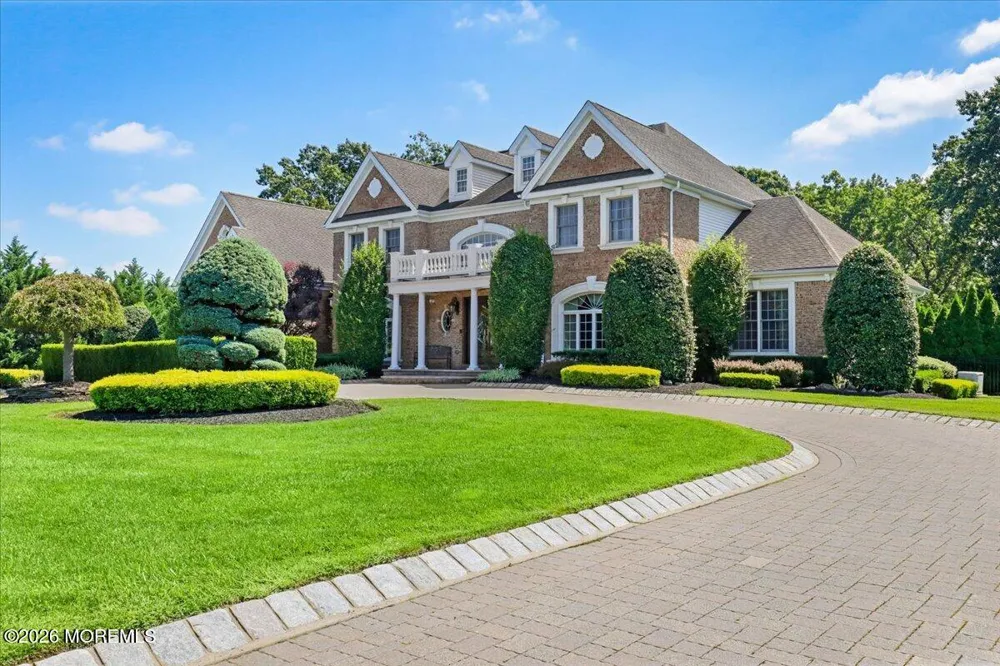 8 Blueberry Hill Marlboro, NJ 07746