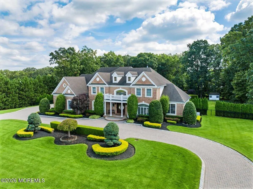 8 Blueberry Hill Marlboro, NJ 07746