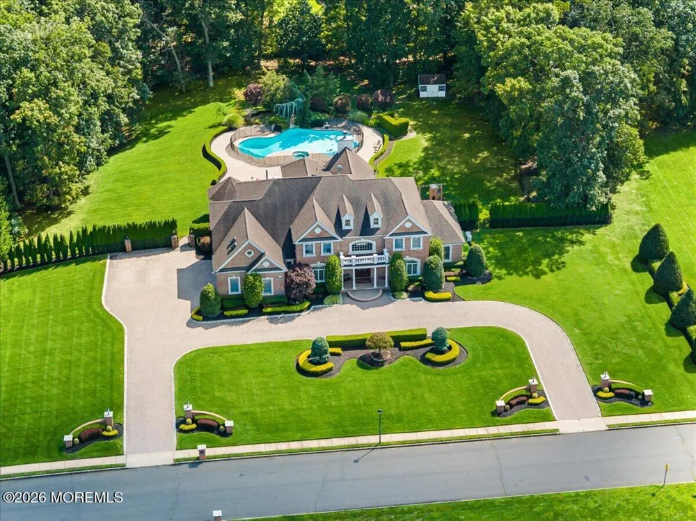 8 Blueberry Hill Marlboro, NJ 07746