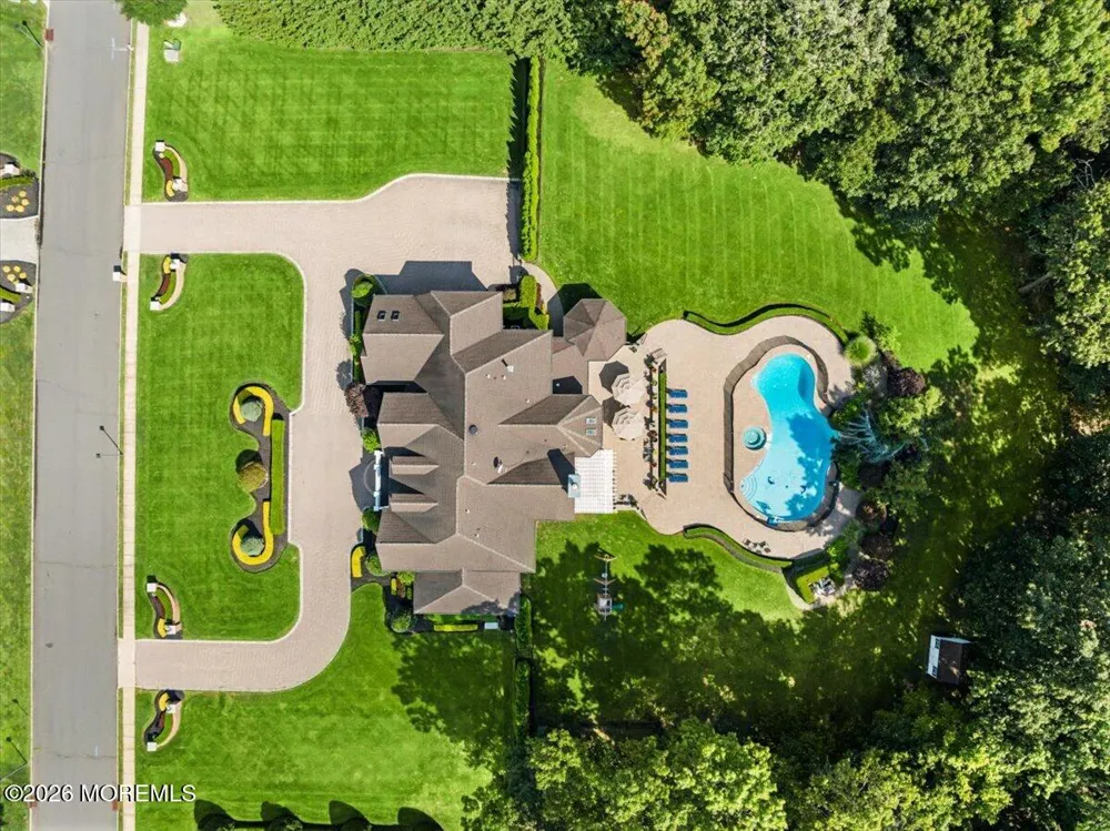 8 Blueberry Hill Marlboro, NJ 07746