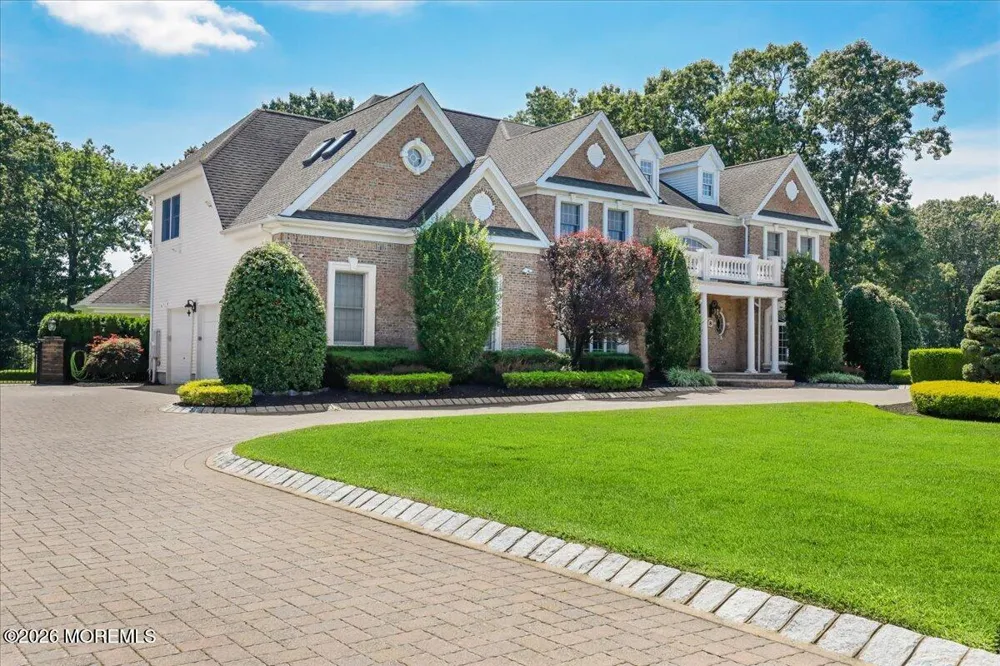 8 Blueberry Hill Marlboro, NJ 07746