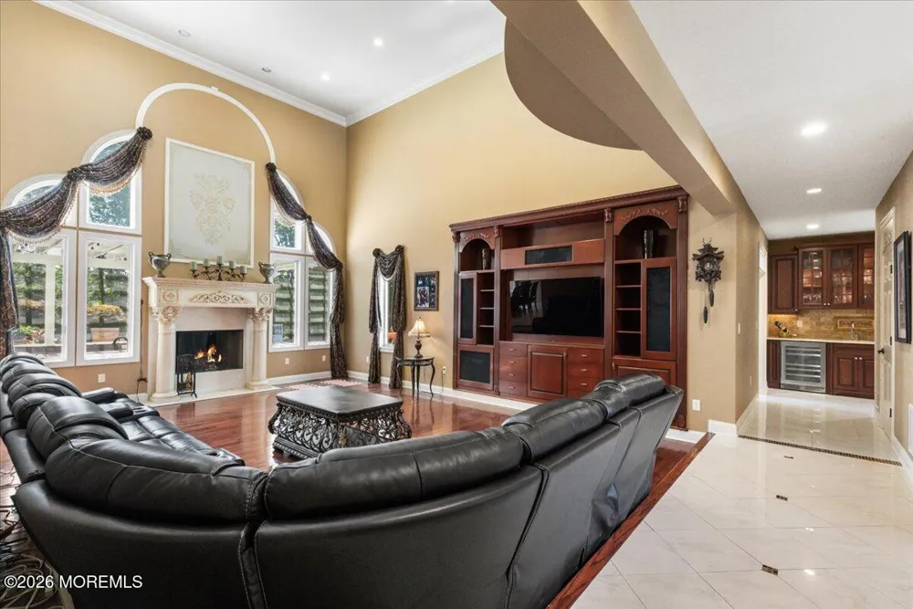 8 Blueberry Hill Marlboro, NJ 07746