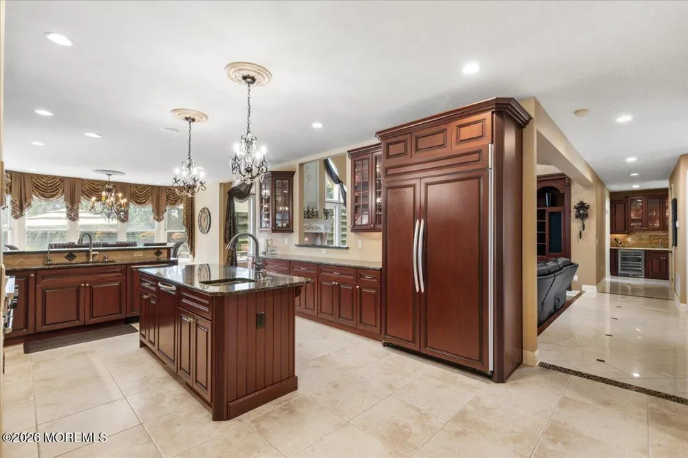 8 Blueberry Hill Marlboro, NJ 07746