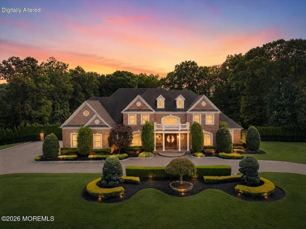 8 Blueberry Hill Marlboro, NJ 07746