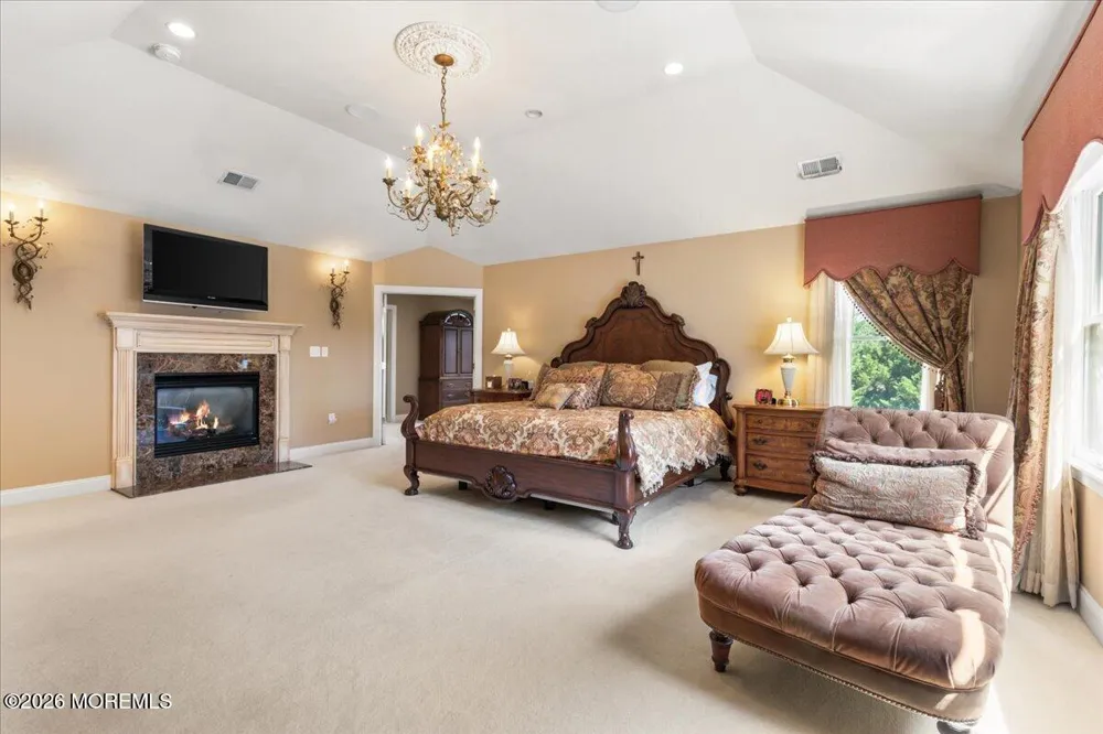 8 Blueberry Hill Marlboro, NJ 07746