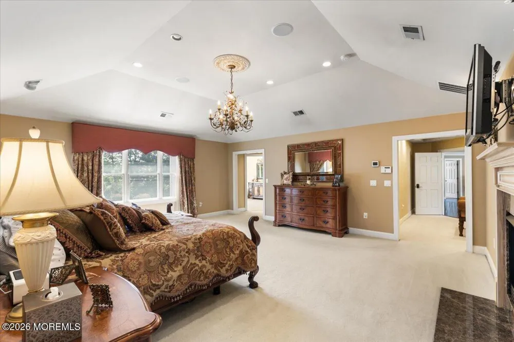 8 Blueberry Hill Marlboro, NJ 07746