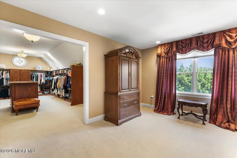 8 Blueberry Hill Marlboro, NJ 07746