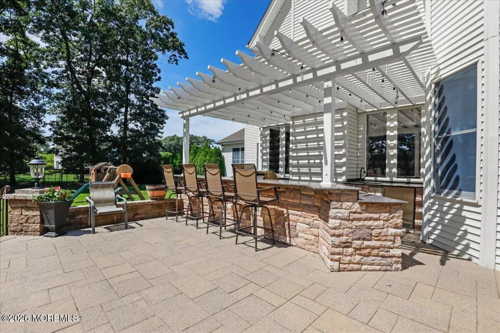 8 Blueberry Hill Marlboro, NJ 07746