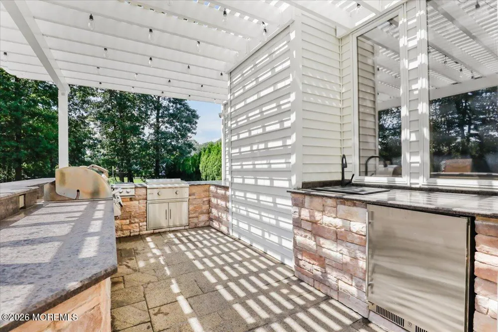8 Blueberry Hill Marlboro, NJ 07746