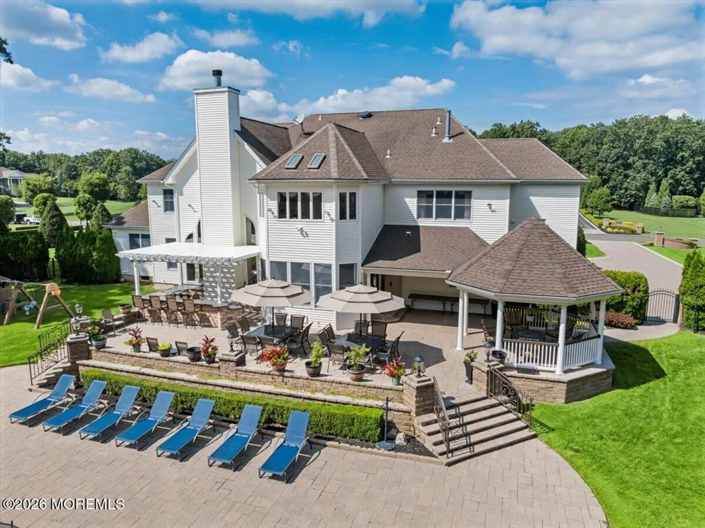 8 Blueberry Hill Marlboro, NJ 07746