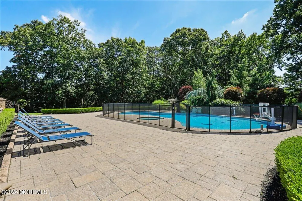 8 Blueberry Hill Marlboro, NJ 07746