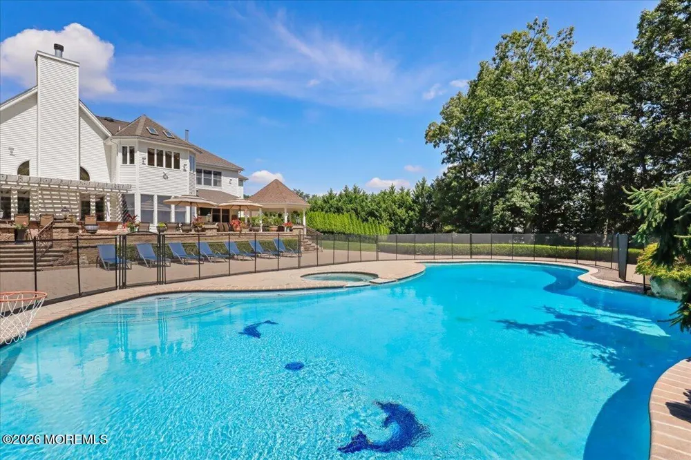 8 Blueberry Hill Marlboro, NJ 07746